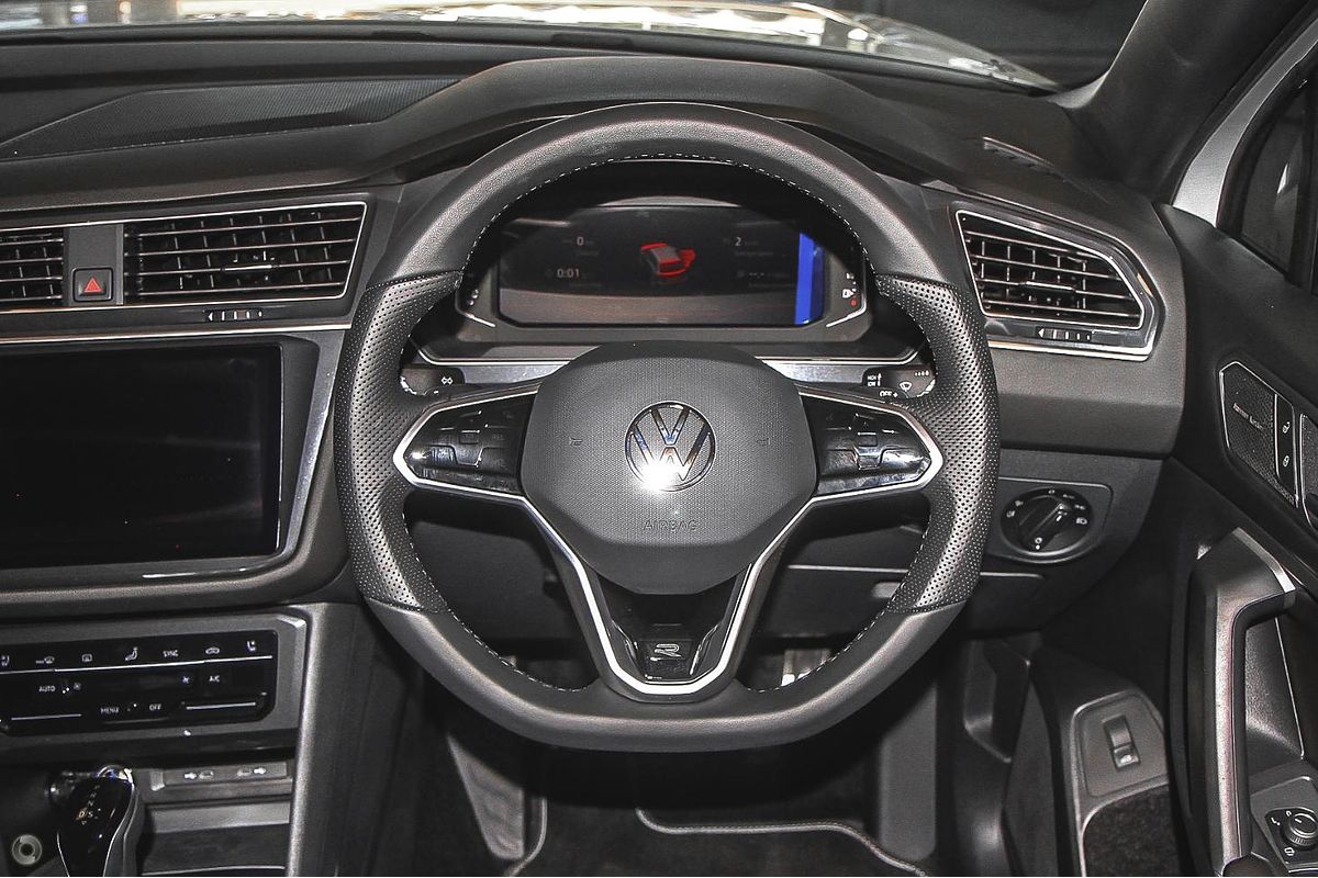2024 Volkswagen Tiguan Wolfsburg Edition Allspace 5N