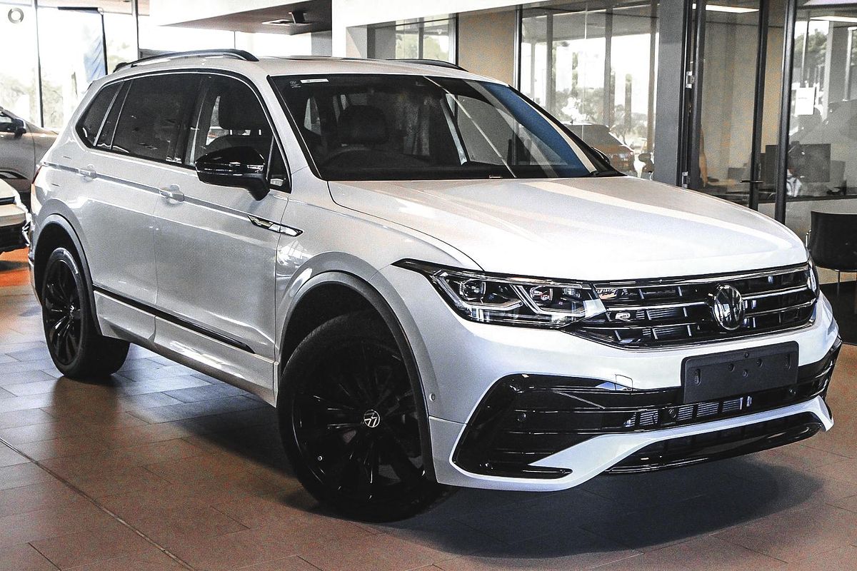 2024 Volkswagen Tiguan Wolfsburg Edition Allspace 5N