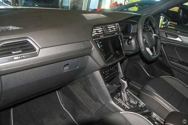 2024 Volkswagen Tiguan Wolfsburg Edition Allspace 5N