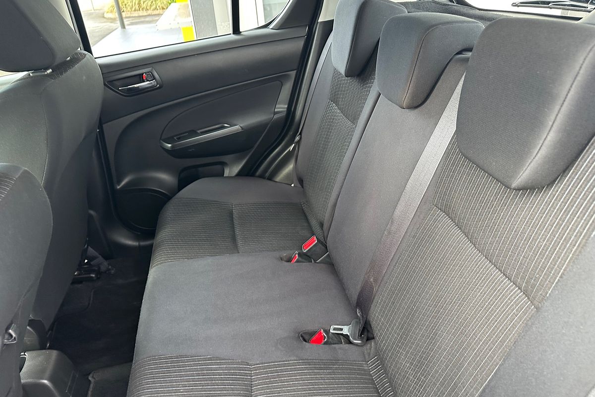 2015 Suzuki Swift GL Navigator FZ