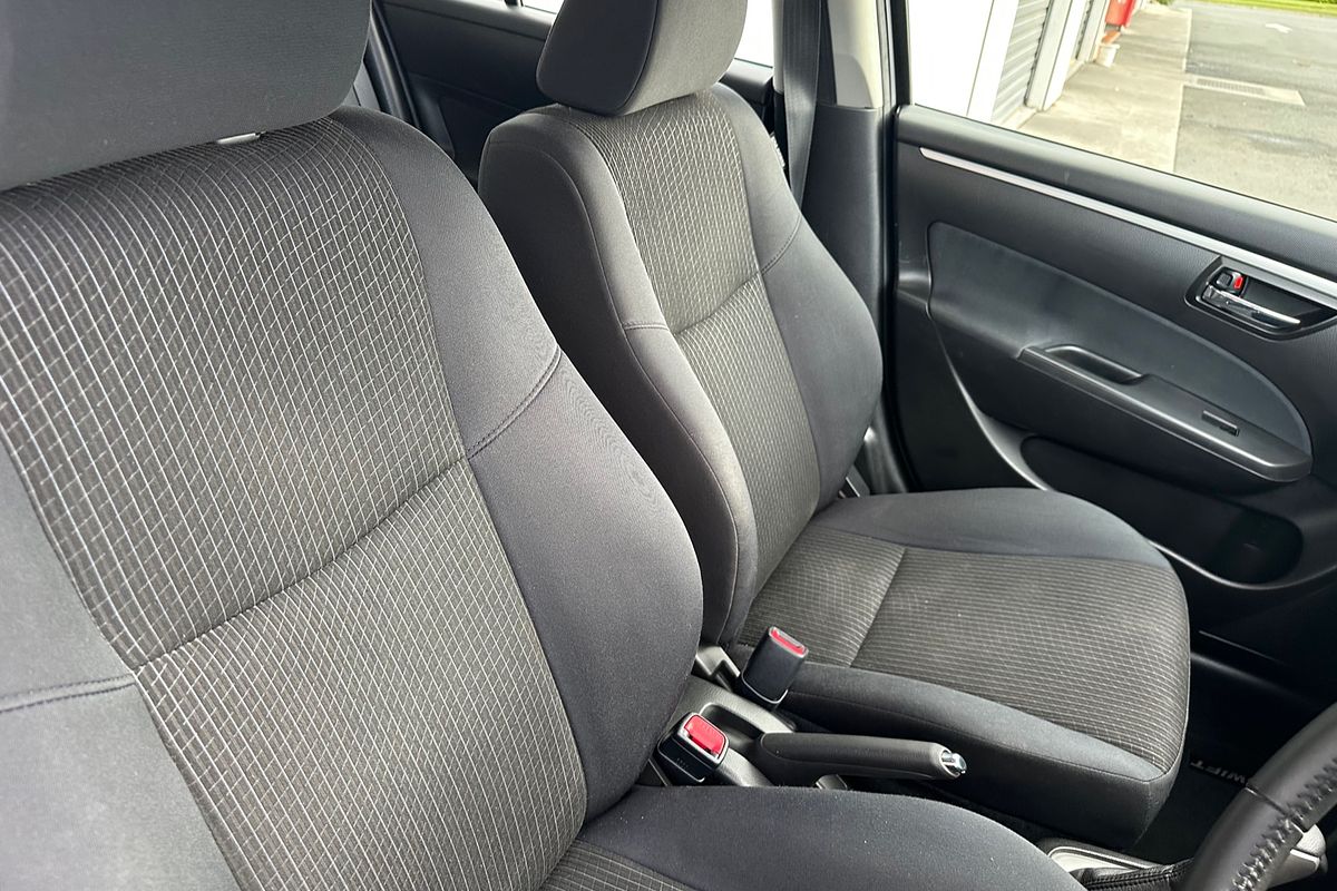 2015 Suzuki Swift GL Navigator FZ