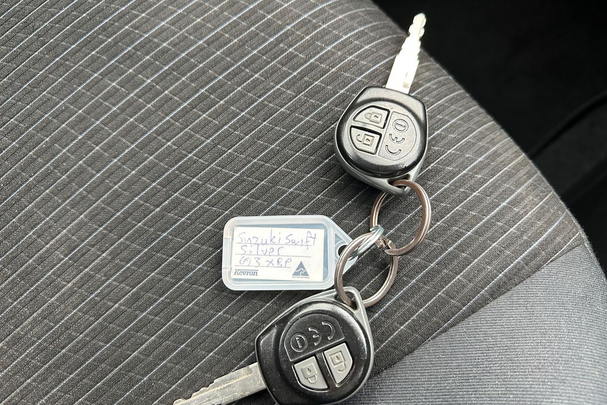2015 Suzuki Swift GL Navigator FZ