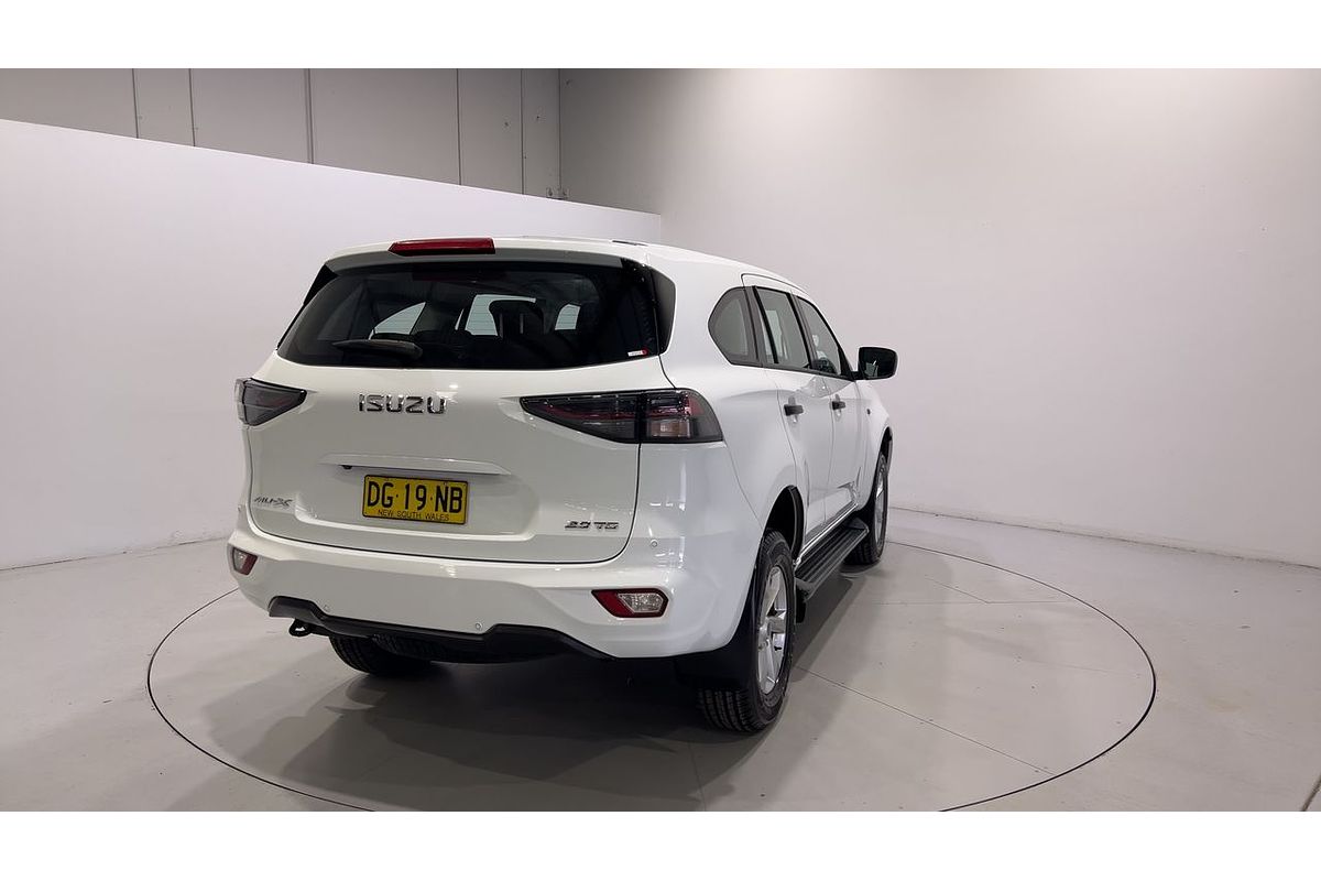 2022 Isuzu MU-X LS-M