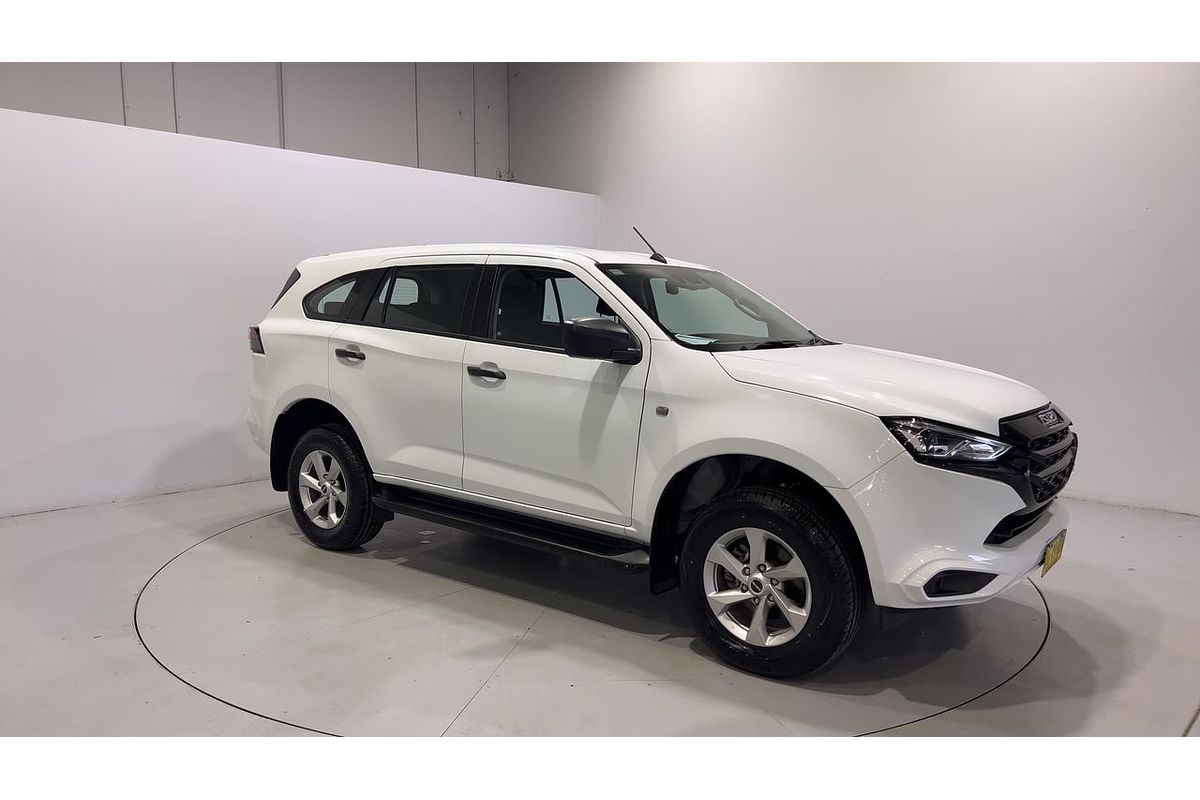 2022 Isuzu MU-X LS-M