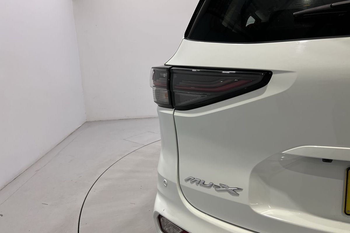 2022 Isuzu MU-X LS-M