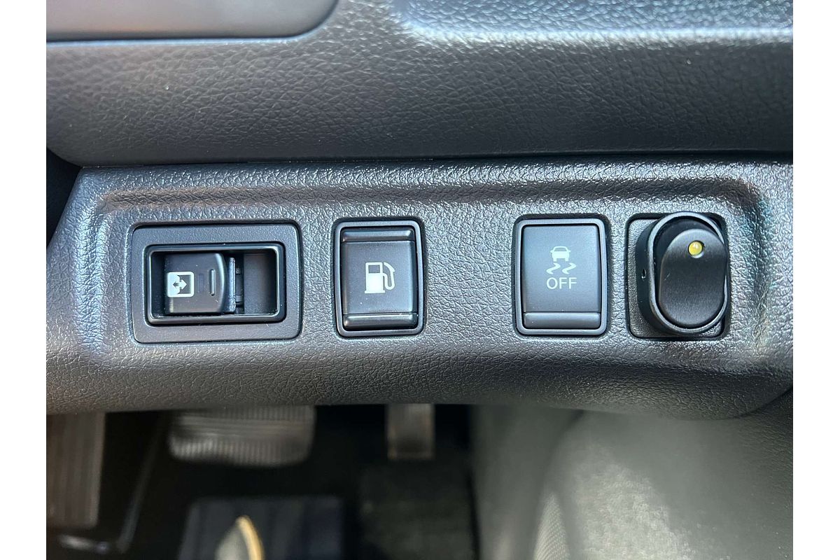 2015 Nissan Navara ST D23 4X4