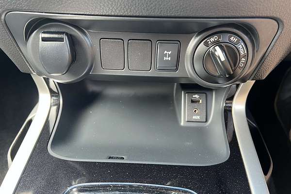 2015 Nissan Navara ST D23 4X4