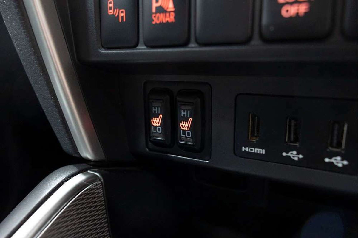 2020 Mitsubishi MR Triton GLS PREM 2.4L D 6A/T 4X4 DC PU