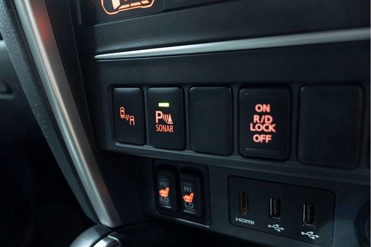 2020 Mitsubishi MR Triton GLS PREM 2.4L D 6A/T 4X4 DC PU