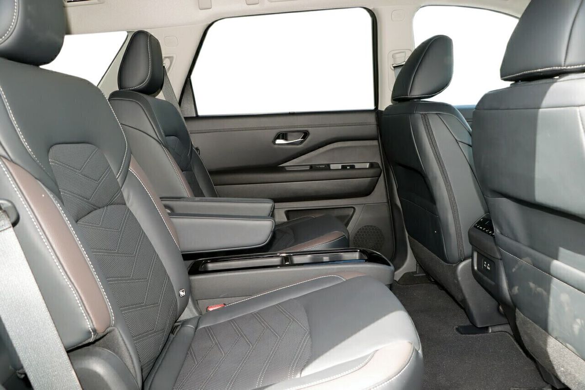 2023 Nissan Pathfinder Ti-L R53