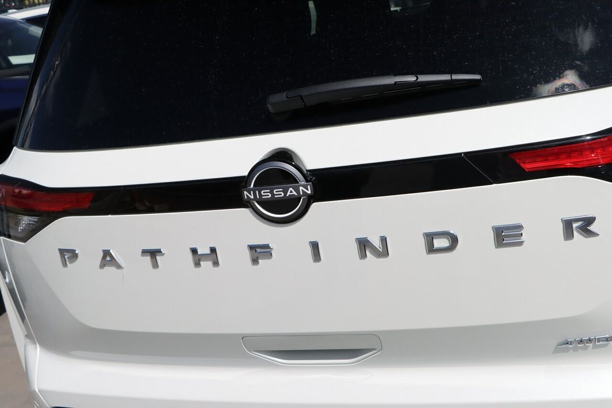 2023 Nissan Pathfinder Ti-L R53