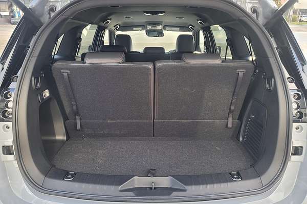 2025 Isuzu MU-X X-TERRAIN