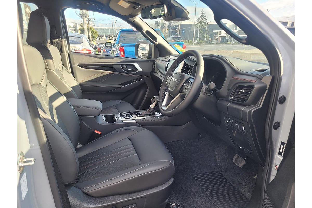 2025 Isuzu MU-X X-TERRAIN