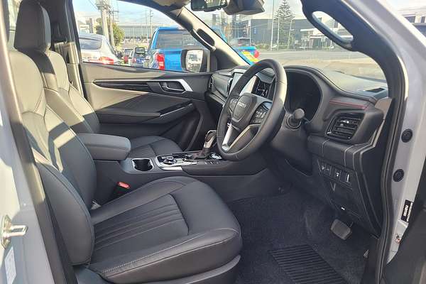 2025 Isuzu MU-X X-TERRAIN