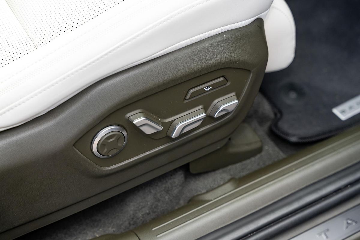 2025 Hyundai Santa Fe Hybrid Calligraphy MX5.V1