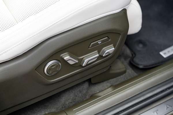 2025 Hyundai Santa Fe Hybrid Calligraphy MX5.V1