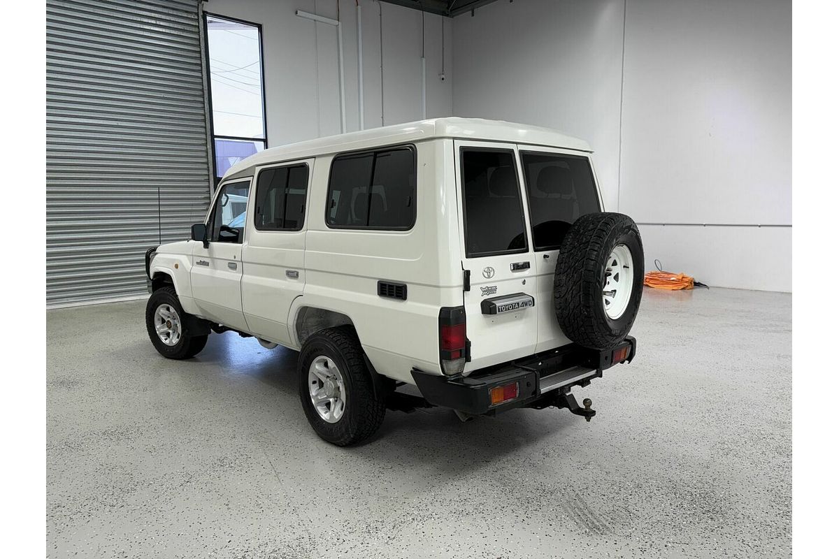 2011 Toyota Landcruiser Workmate Troopcarrier VDJ78R