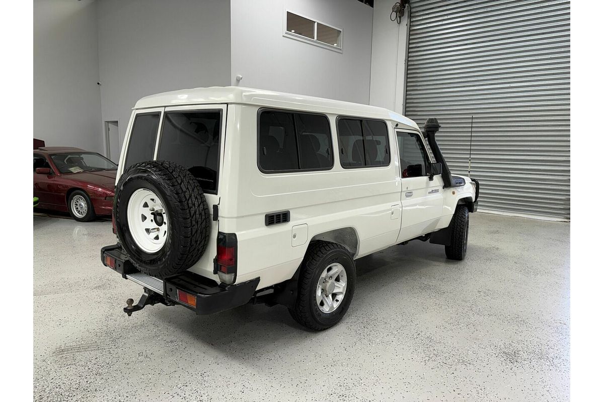 2011 Toyota Landcruiser Workmate Troopcarrier VDJ78R