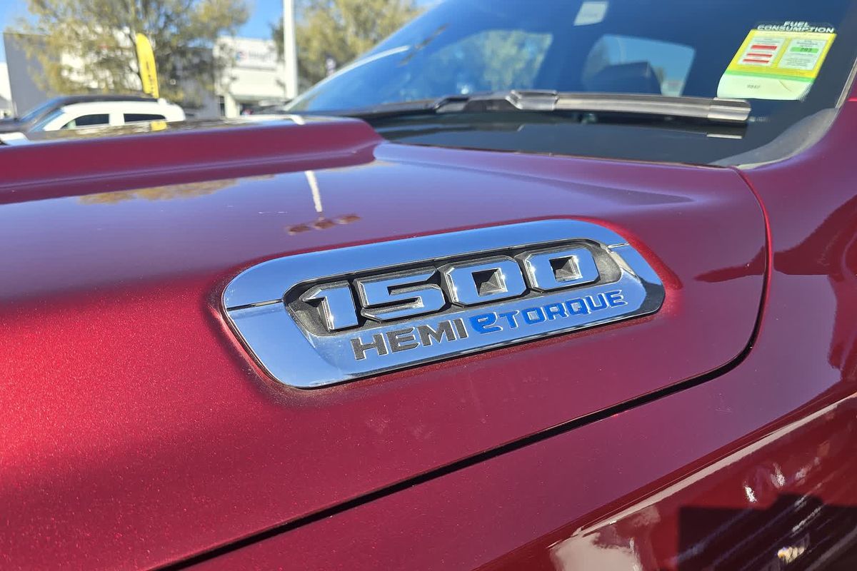 2024 RAM 1500 Laramie Sport RamBox DT 4X4 SWB