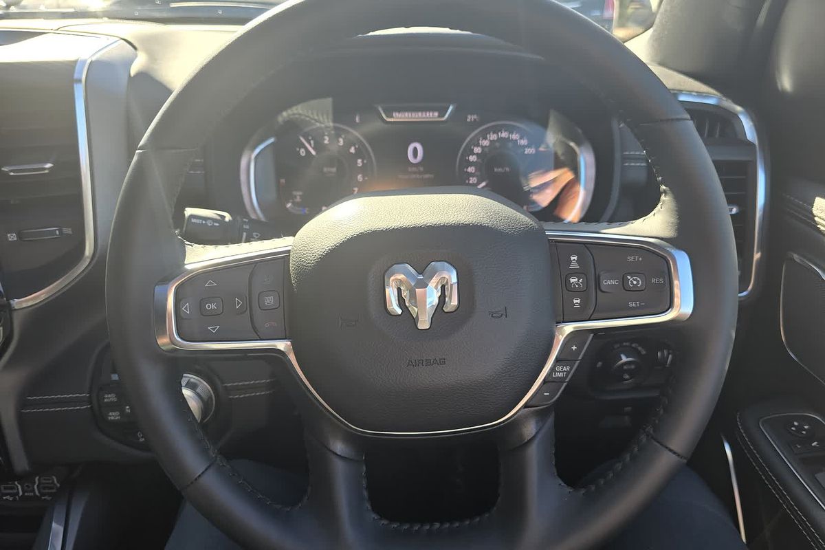 2024 RAM 1500 Laramie Sport RamBox DT 4X4 SWB