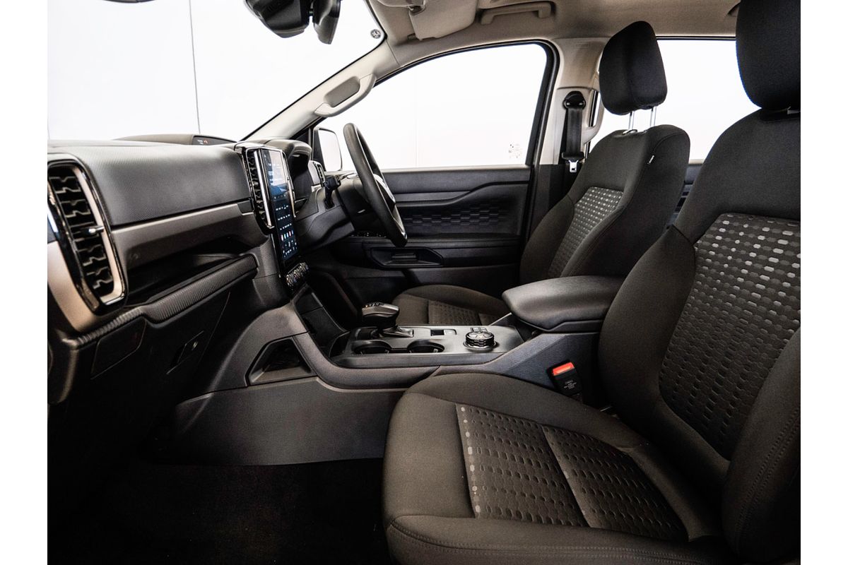 2024 Ford Everest Ambiente