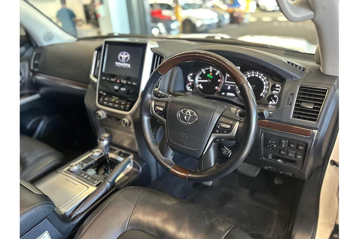 2020 Toyota Landcruiser Sahara VDJ200R
