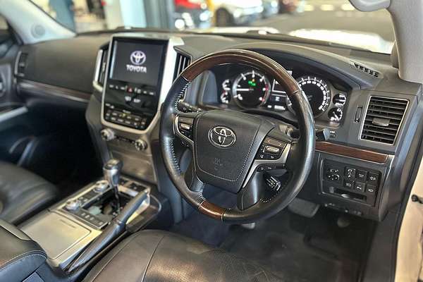 2020 Toyota Landcruiser Sahara VDJ200R