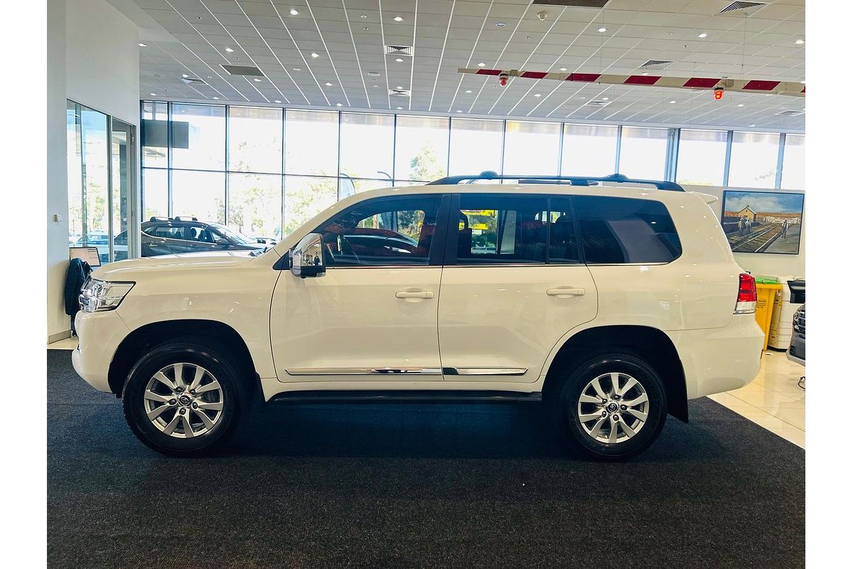 2020 Toyota Landcruiser Sahara VDJ200R