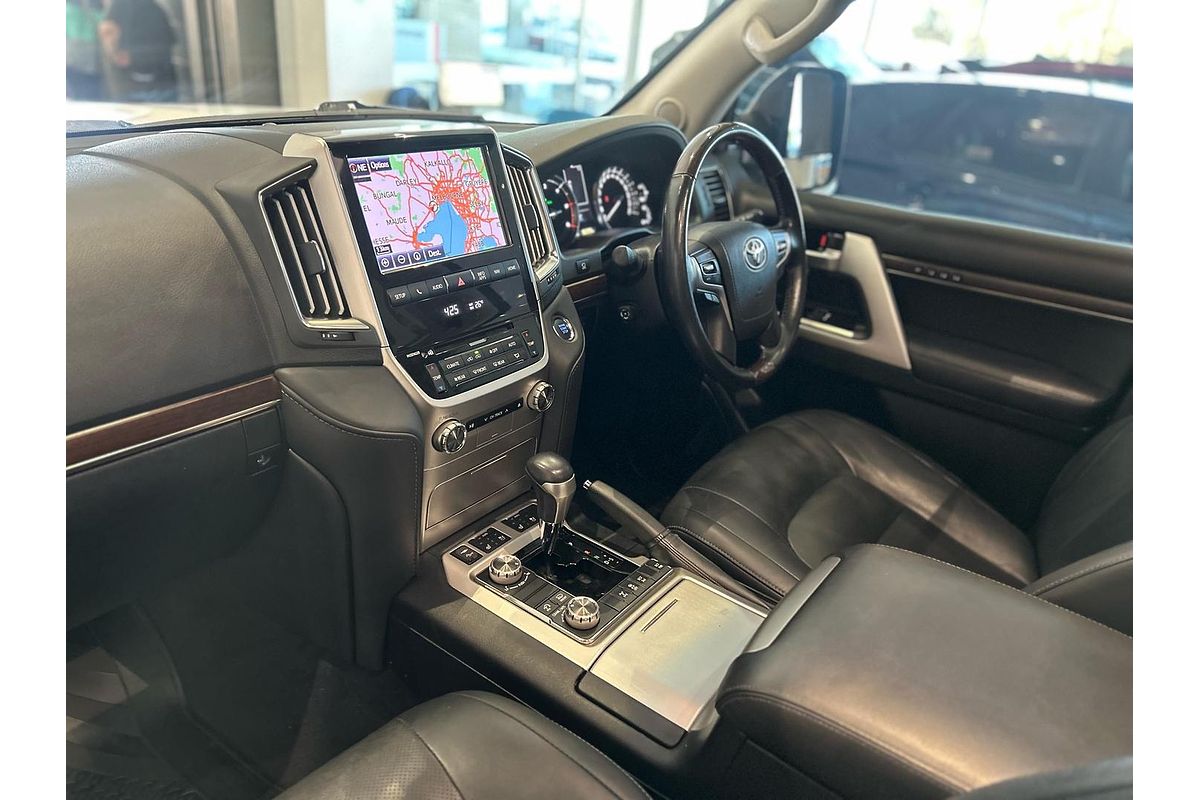 2020 Toyota Landcruiser Sahara VDJ200R