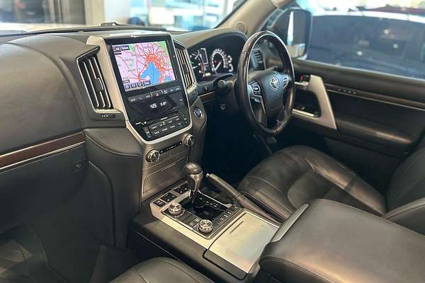 2020 Toyota Landcruiser Sahara VDJ200R