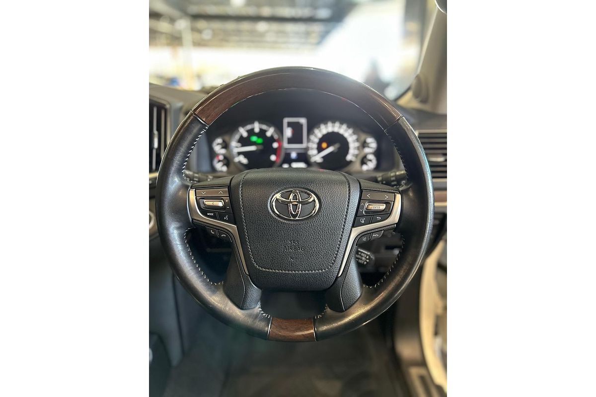 2020 Toyota Landcruiser Sahara VDJ200R