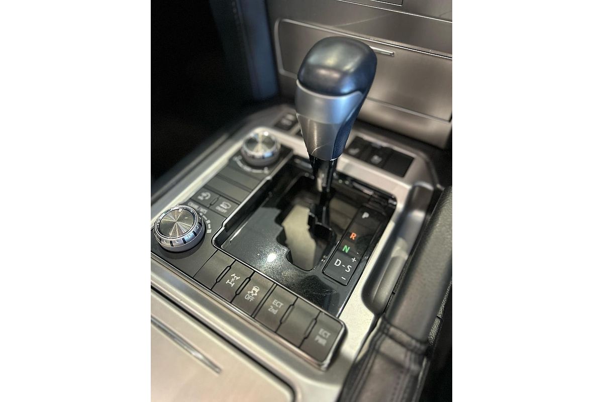 2020 Toyota Landcruiser Sahara VDJ200R