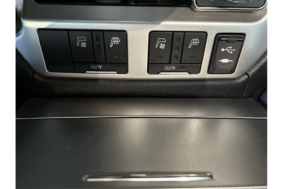 2020 Toyota Landcruiser Sahara VDJ200R