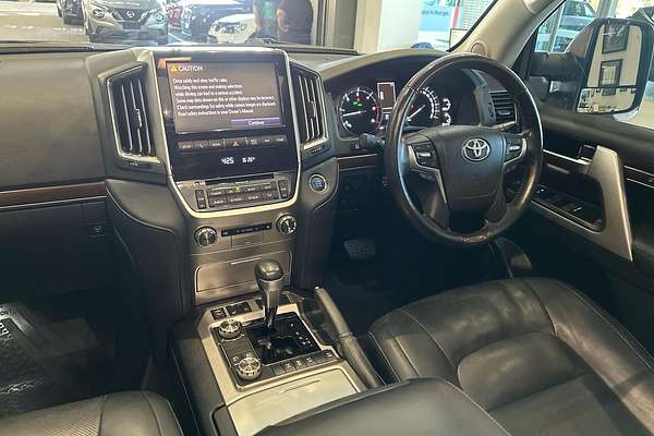 2020 Toyota Landcruiser Sahara VDJ200R