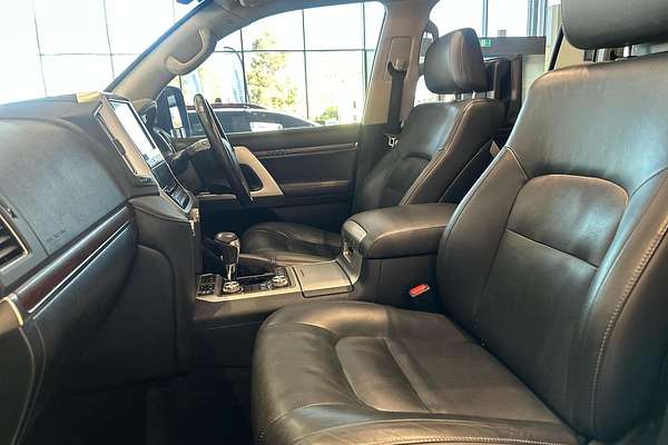2020 Toyota Landcruiser Sahara VDJ200R
