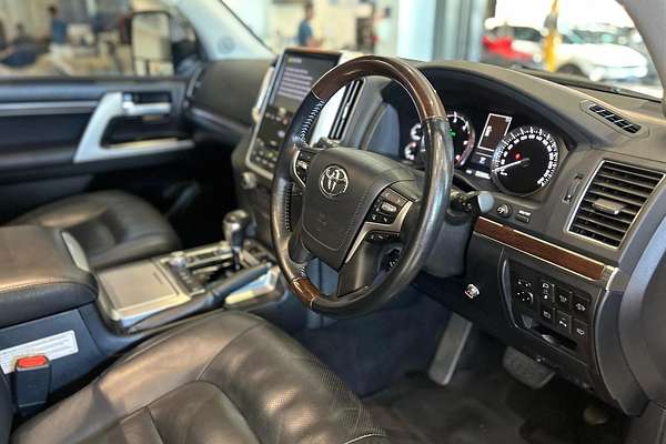 2020 Toyota Landcruiser Sahara VDJ200R