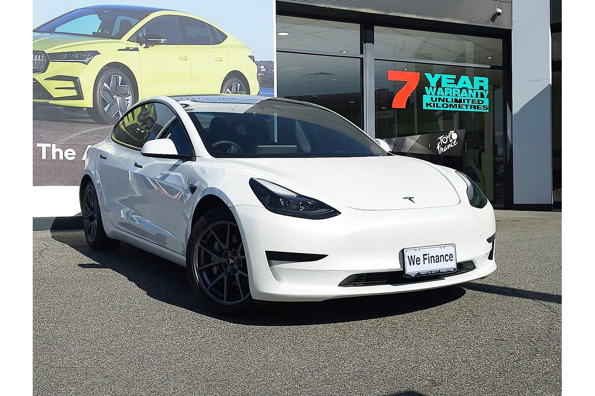 2022 Tesla Model 3 Rear-Wheel Drive