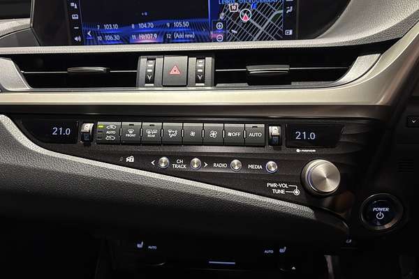 2021 Lexus ES ES300h Luxury AXZH10R
