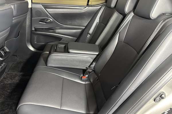 2021 Lexus ES ES300h Luxury AXZH10R