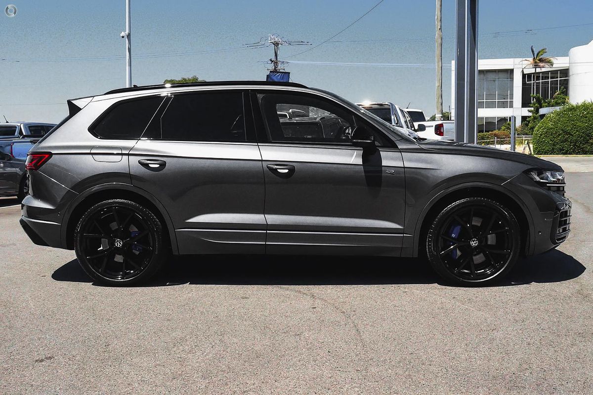 2025 Volkswagen Touareg R RC