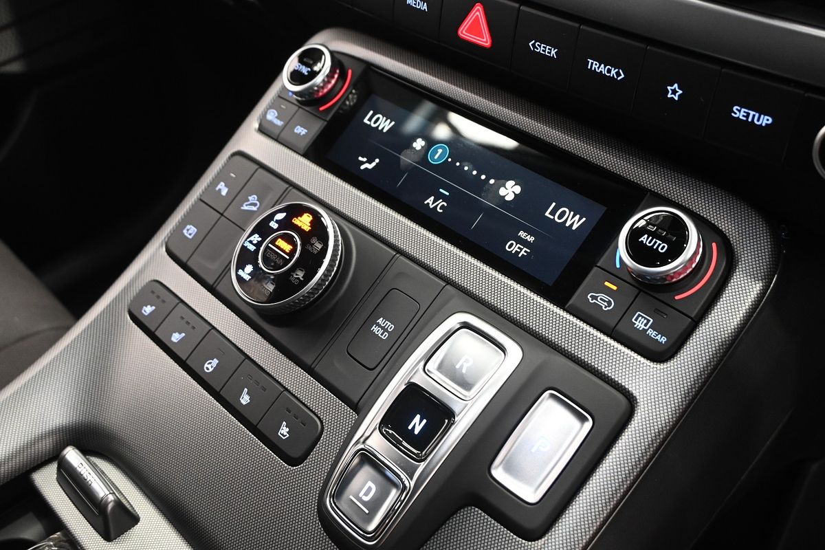 2024 Hyundai Palisade Calligraphy Black Ink LX2.V4