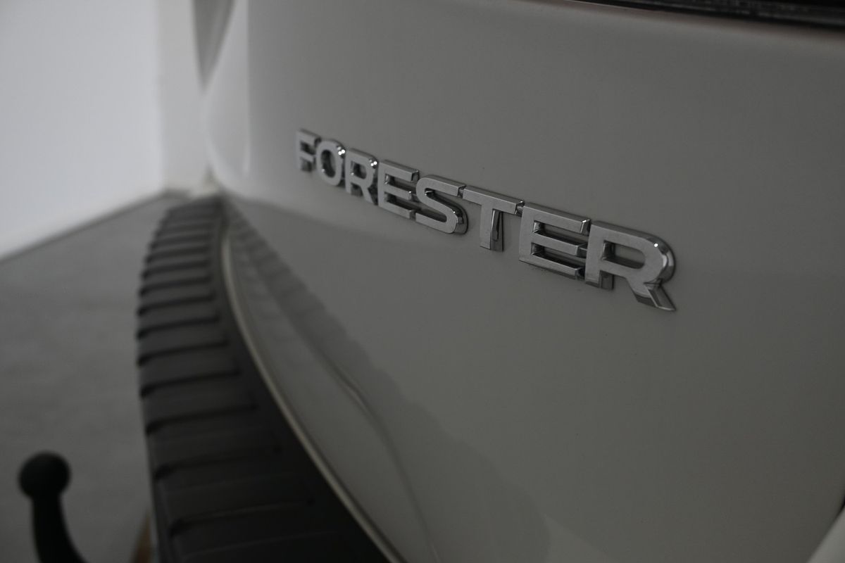 2023 Subaru Forester 2.5i-S 50 Years Edition S5