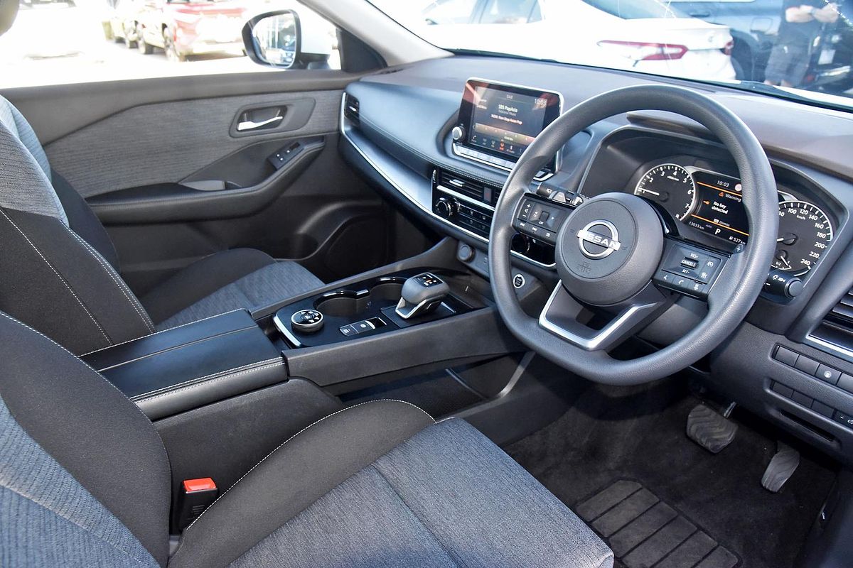 2024 Nissan X-TRAIL ST T33