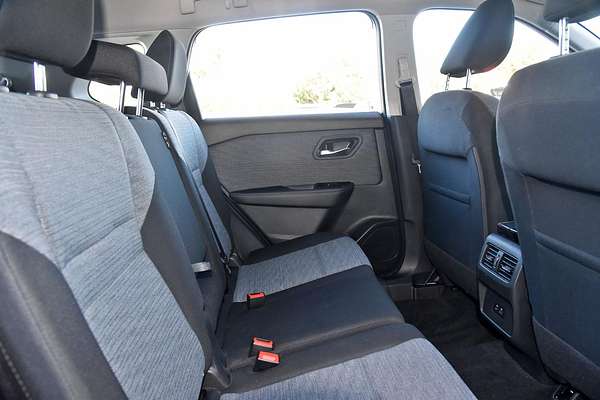 2024 Nissan X-TRAIL ST T33
