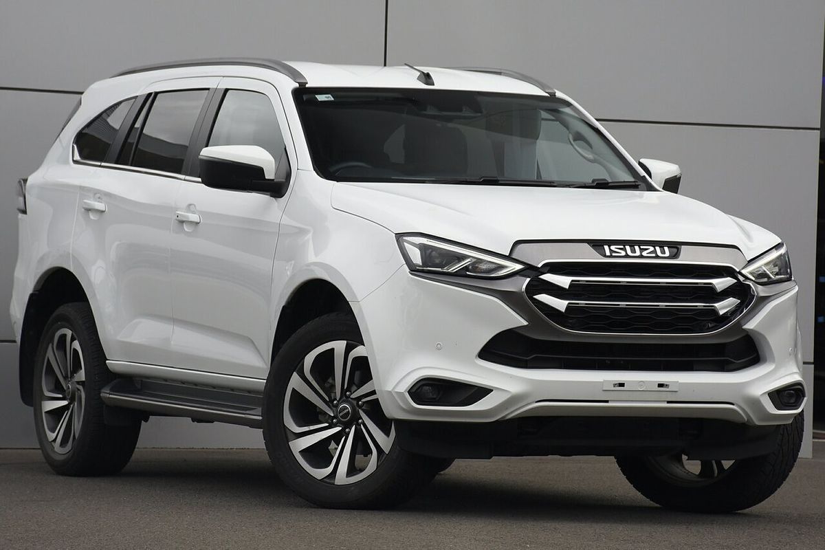2022 Isuzu MU-X LS-T