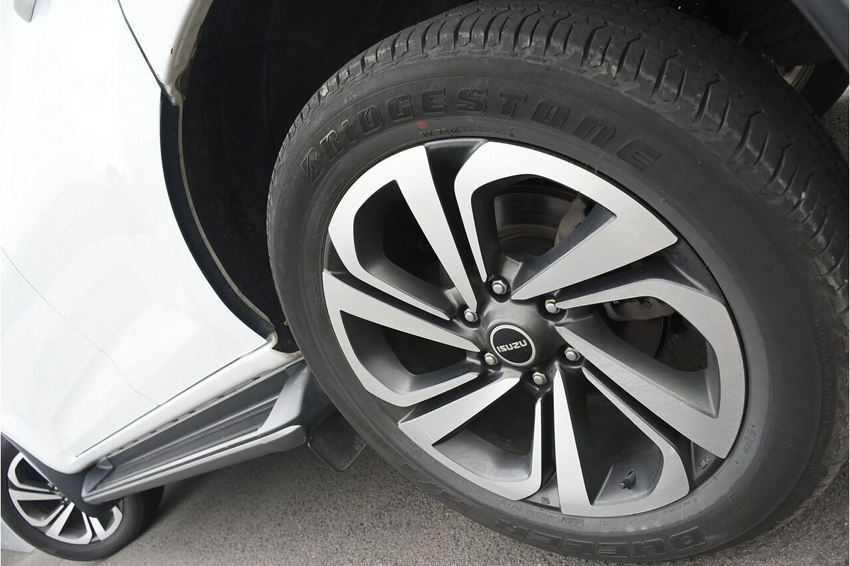 2022 Isuzu MU-X LS-T