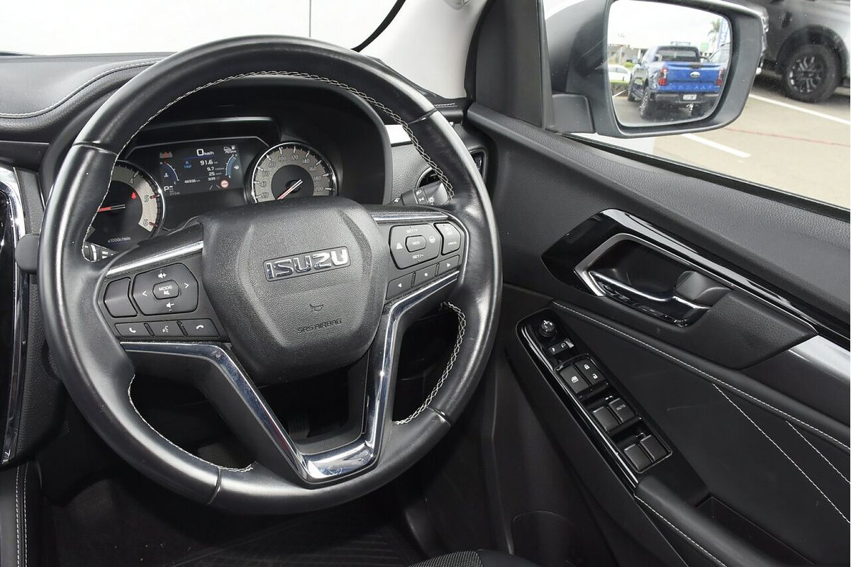 2022 Isuzu MU-X LS-T