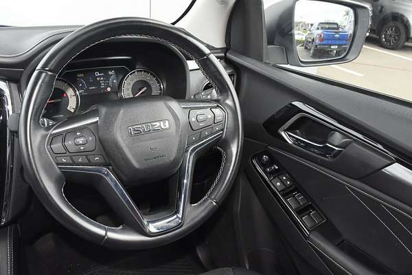 2022 Isuzu MU-X LS-T