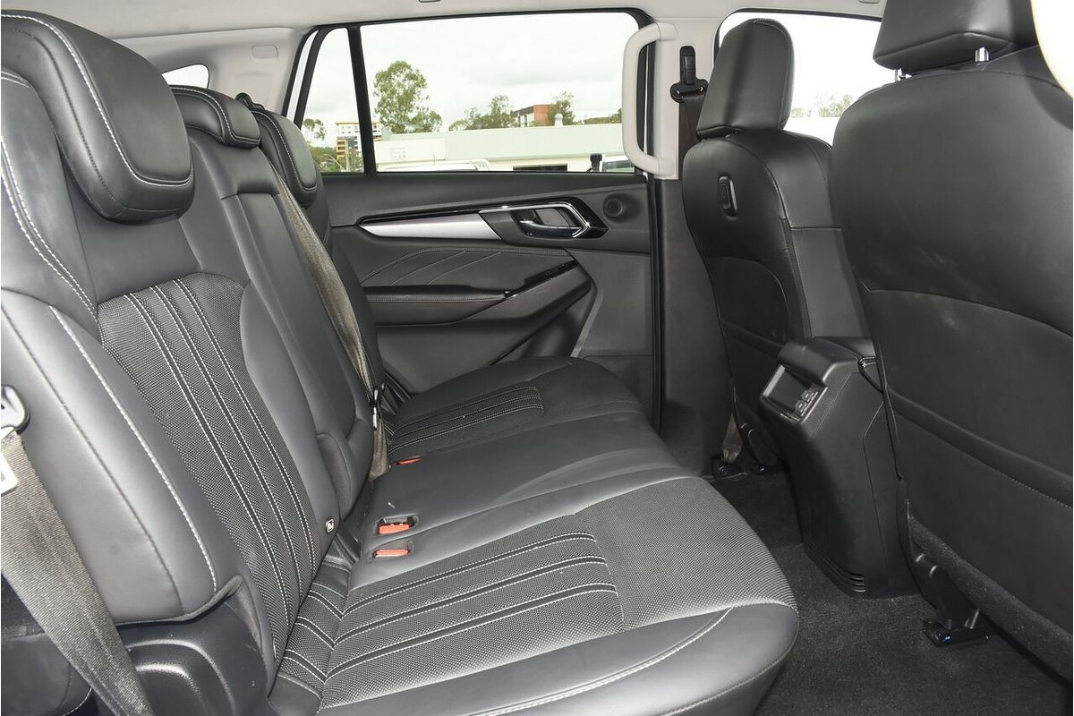 2022 Isuzu MU-X LS-T