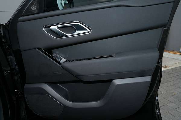 2023 Land Rover Range Rover Velar P250 Dynamic SE L560